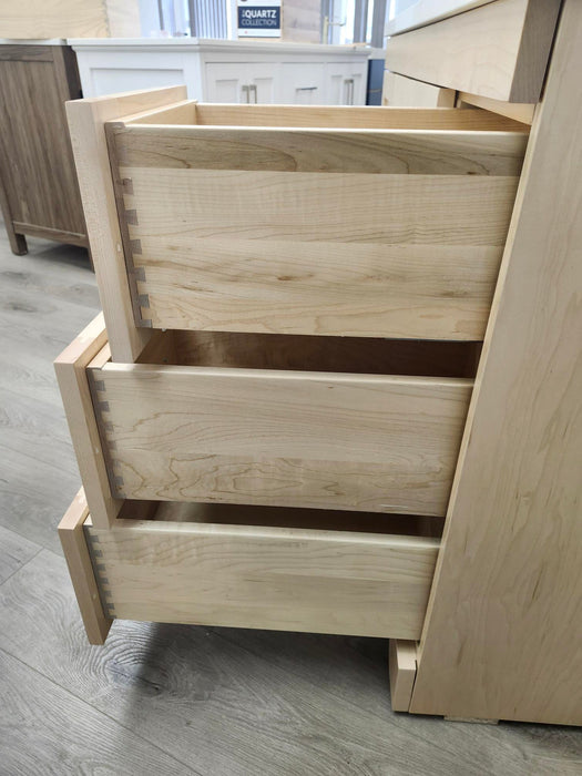 CANADIAN MAPLE 42", Natural Stain Bathroom Vanity With White Quartz Countertop.