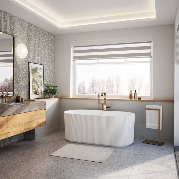 MAAX - Tori 59" x 32" x 23 Acrylic Freestanding Center Drain Bathtub in Gloss White