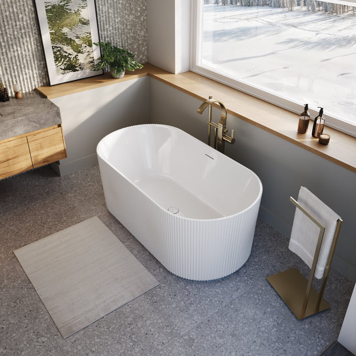 MAAX - Tori 59" x 32" x 23 Acrylic Freestanding Center Drain Bathtub in Gloss White