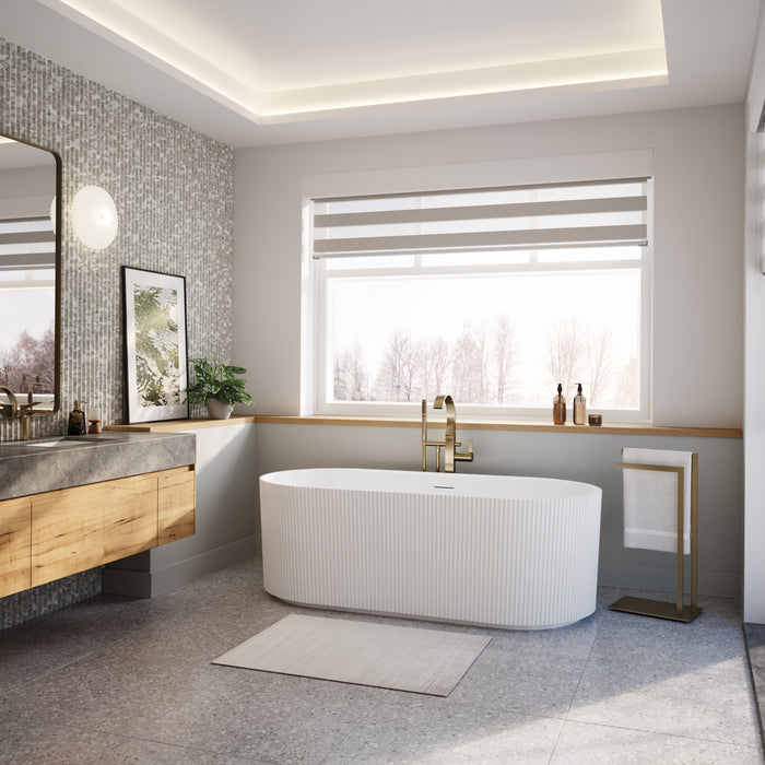 MAAX - Tori 67" x 32" x 23 Acrylic Freestanding Center Drain Bathtub in Gloss White